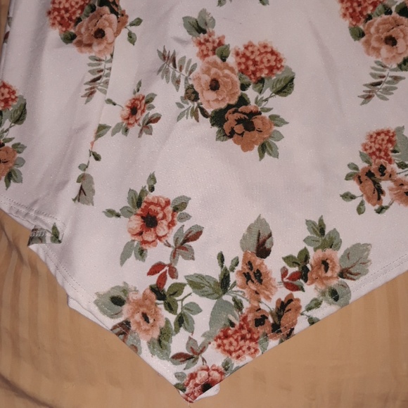 Three tanks tops Sz M - Picture 2 of 6